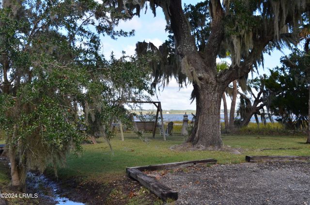 32 Gazebo Road, St. Helena Island, SC 29920