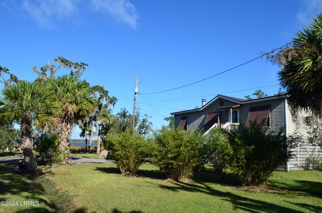 32 Gazebo Road, St. Helena Island, SC 29920