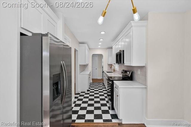 22608 Frisbee Street, Detroit, MI 48219