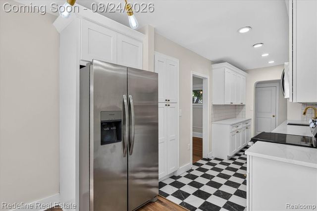 22608 Frisbee Street, Detroit, MI 48219