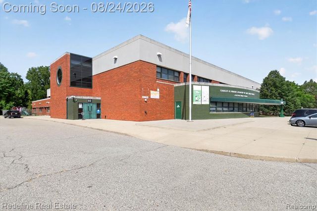 22608 Frisbee Street, Detroit, MI 48219