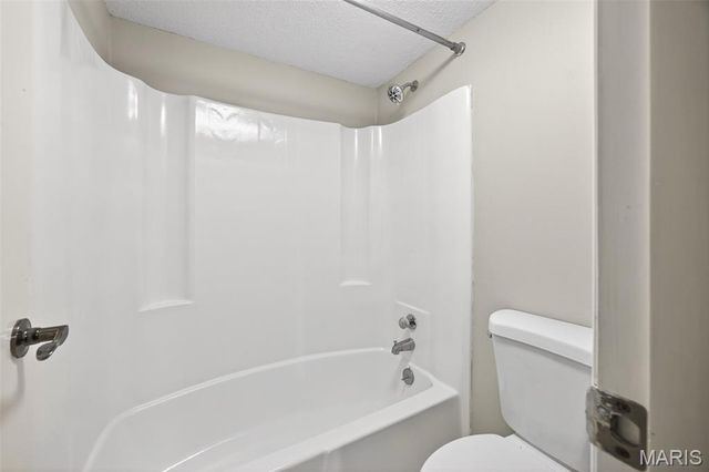 1013 Fairways Drive, Lake St Louis, MO 63367