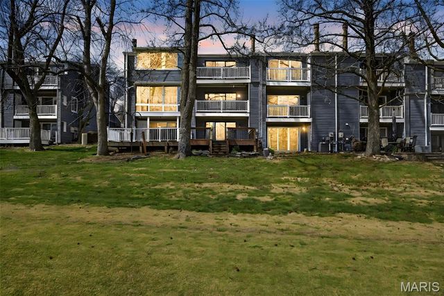 1013 Fairways Drive, Lake St Louis, MO 63367