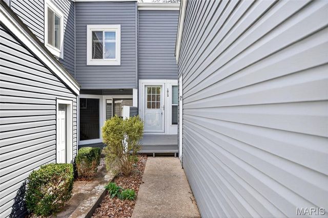 1013 Fairways Drive, Lake St Louis, MO 63367