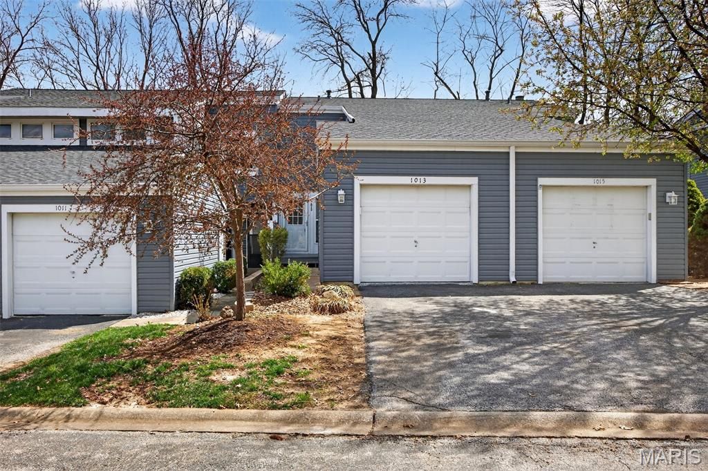 1013 Fairways Drive, Lake St Louis, MO 63367