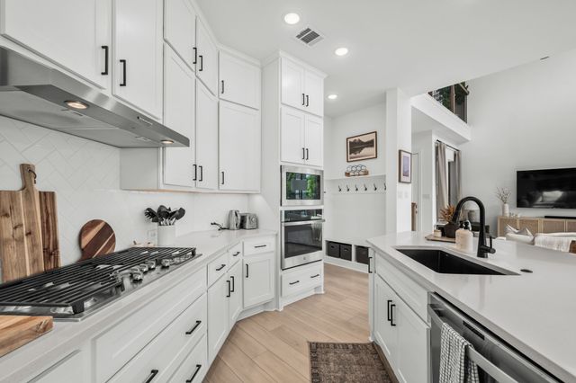 5621 Evans Road, The Colony, TX 75056