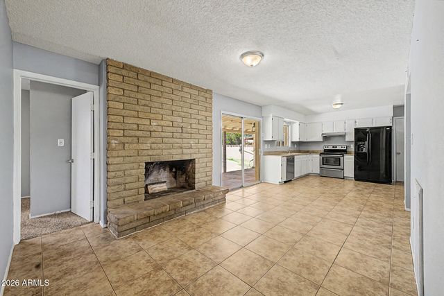4519 W GARDENIA Avenue, Glendale, AZ 85301