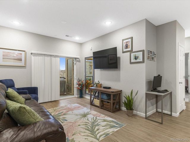 9981 W Victoria Pl 202, Littleton, CO 80127