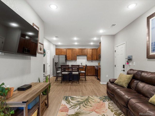 9981 W Victoria Pl 202, Littleton, CO 80127