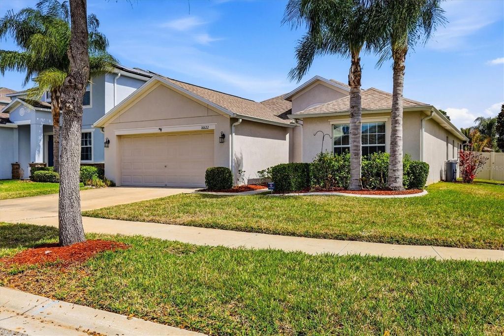 Image 3 of property listing at 16622 MAGNOLIA RESERVE PLACE PLACE, Wimauma, FL 33598