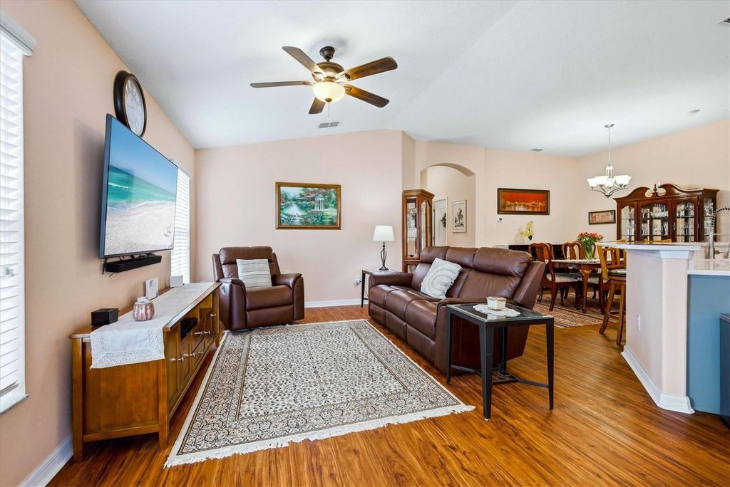 Image 6 of property listing at 16622 MAGNOLIA RESERVE PLACE PLACE, Wimauma, FL 33598