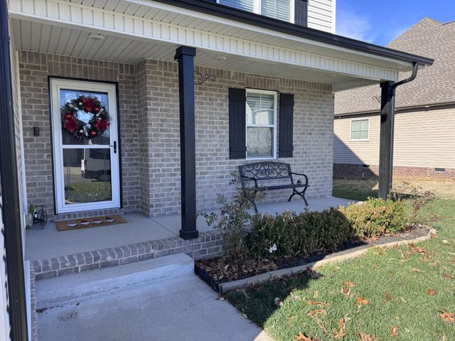 2360 Colston Dr, Clarksville, TN 37042