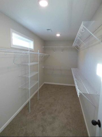 2360 Colston Dr, Clarksville, TN 37042