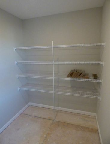 2360 Colston Dr, Clarksville, TN 37042