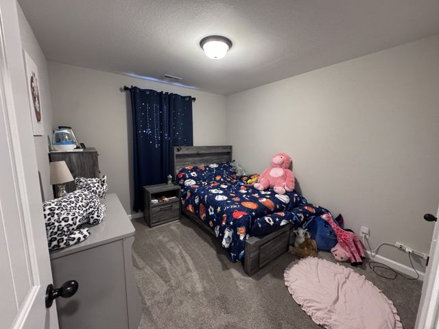 2360 Colston Dr, Clarksville, TN 37042