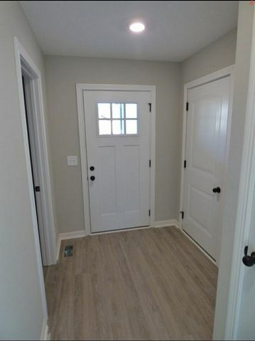 2360 Colston Dr, Clarksville, TN 37042