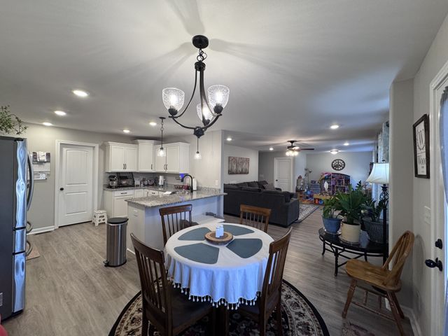 2360 Colston Dr, Clarksville, TN 37042