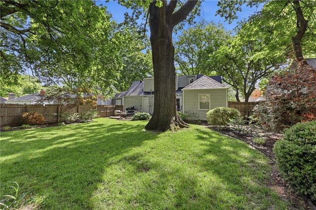 5720 Walmer Street, Mission, KS 66202