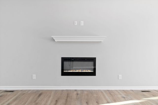 197 Dewberry Ct, Clarksville, TN 37042
