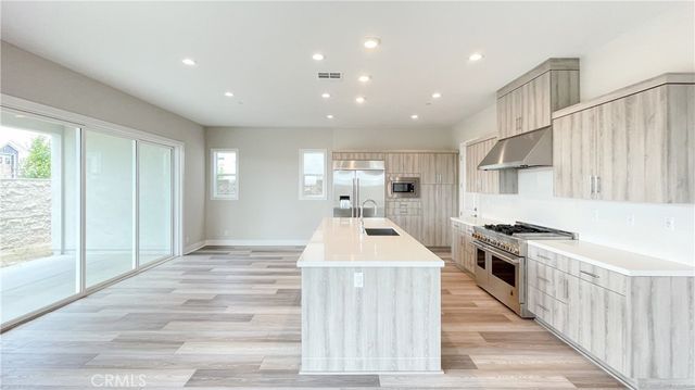 101 Walworth, Lake Forest, CA 92630