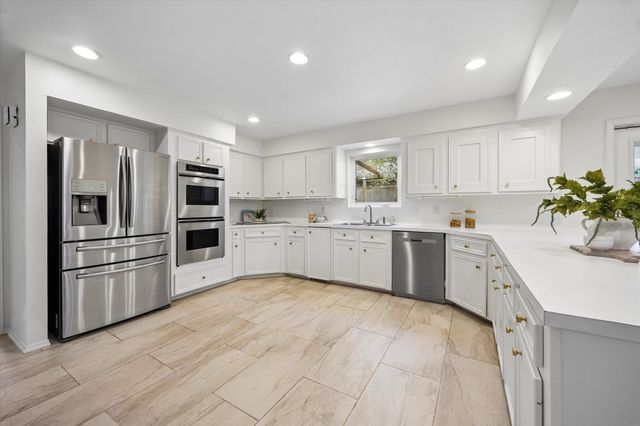 11523 Highgrove Drive, Houston, TX 77077