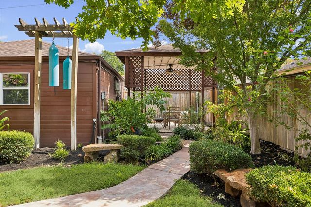 11523 Highgrove Drive, Houston, TX 77077