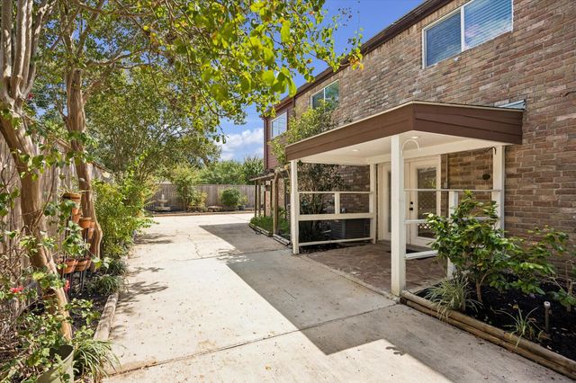 11523 Highgrove Drive, Houston, TX 77077