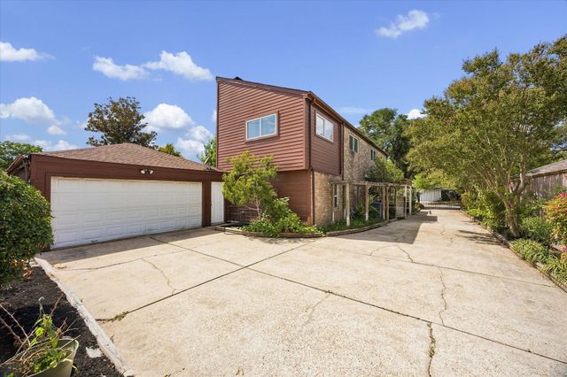 11523 Highgrove Drive, Houston, TX 77077