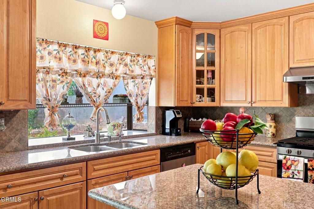 Image 17 of property listing at 1935 El Rancho Drive, Camarillo, CA 93010