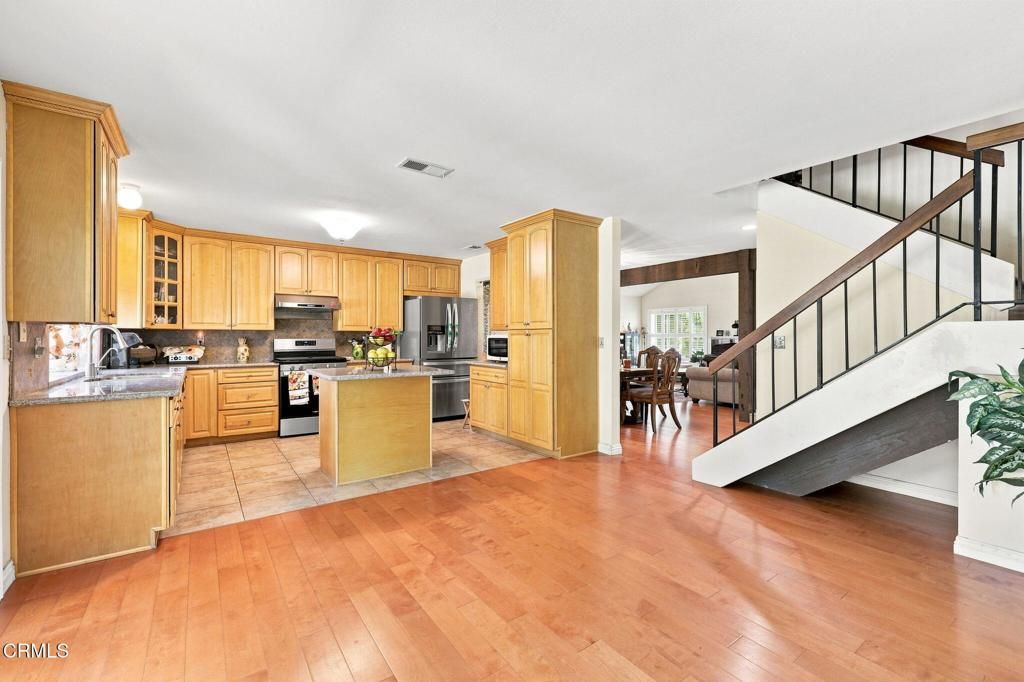 Image 20 of property listing at 1935 El Rancho Drive, Camarillo, CA 93010