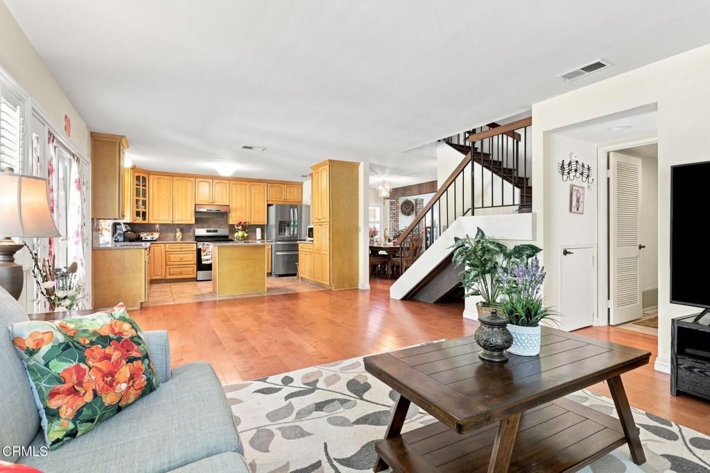 Image 23 of property listing at 1935 El Rancho Drive, Camarillo, CA 93010