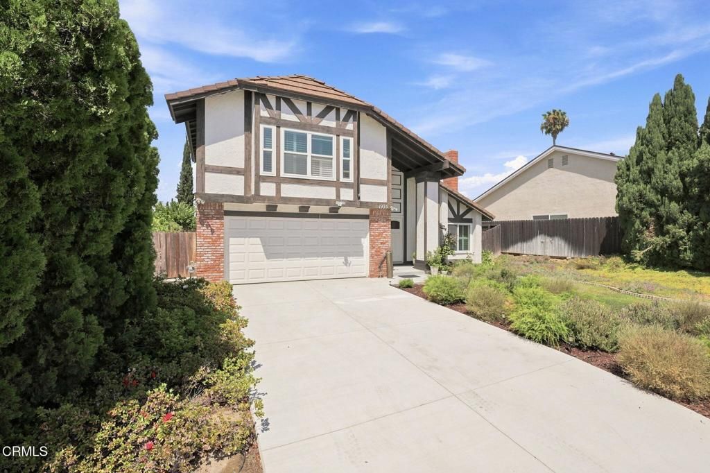 Image 3 of property listing at 1935 El Rancho Drive, Camarillo, CA 93010