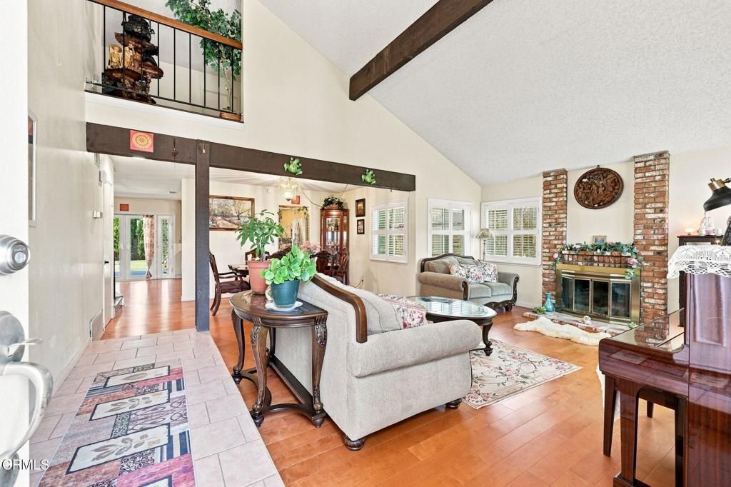 Image 6 of property listing at 1935 El Rancho Drive, Camarillo, CA 93010