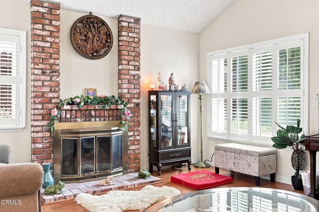 Image 9 of property listing at 1935 El Rancho Drive, Camarillo, CA 93010