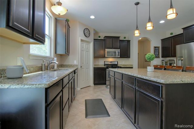 57649 Blossom Valley Trail, New Hudson, MI 48165