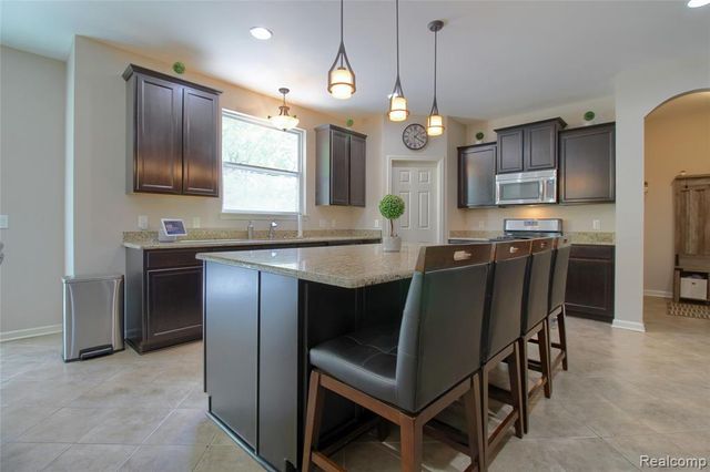 57649 Blossom Valley Trail, New Hudson, MI 48165