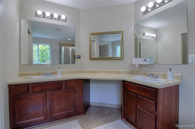 57649 Blossom Valley Trail, New Hudson, MI 48165