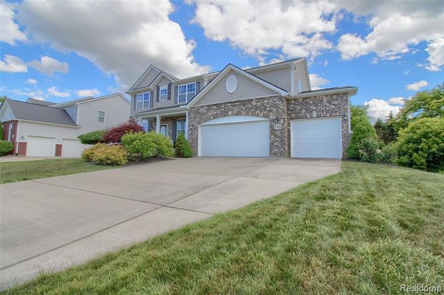 57649 Blossom Valley Trail, New Hudson, MI 48165
