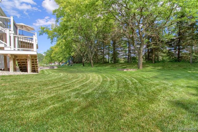 57649 Blossom Valley Trail, New Hudson, MI 48165