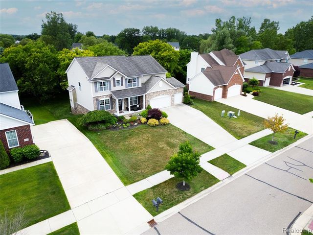 57649 Blossom Valley Trail, New Hudson, MI 48165