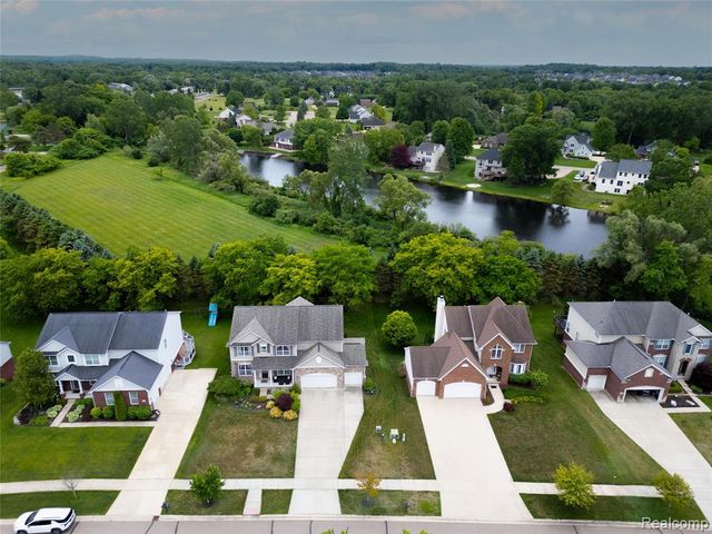 57649 Blossom Valley Trail, New Hudson, MI 48165