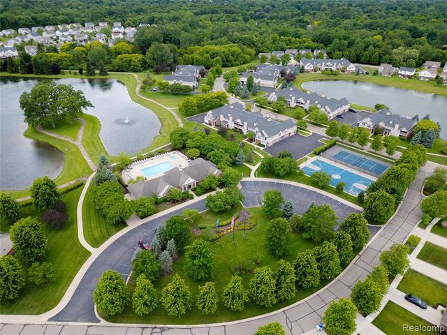 57649 Blossom Valley Trail, New Hudson, MI 48165