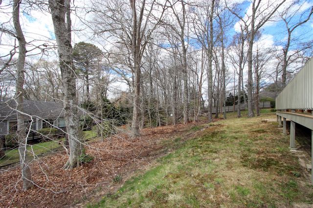 60 Redwood Circle, Mashpee, MA 02649