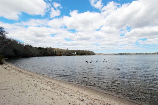60 Redwood Circle, Mashpee, MA 02649