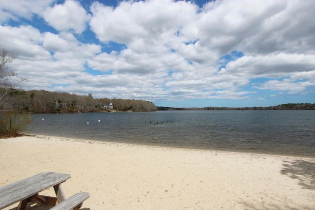 60 Redwood Circle, Mashpee, MA 02649