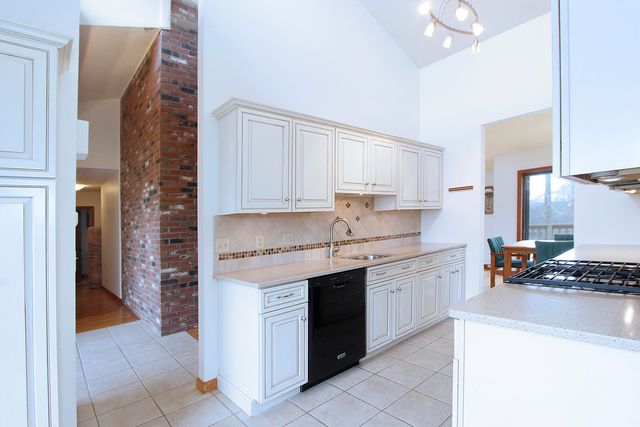 60 Redwood Circle, Mashpee, MA 02649