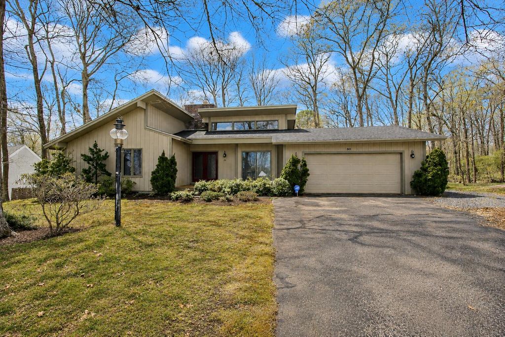 60 Redwood Circle, Mashpee, MA 02649