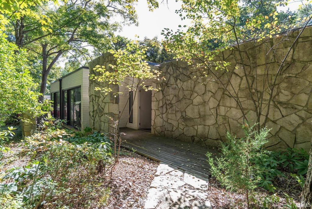 2210 E Woodstock Place, Bloomington, IN 47401