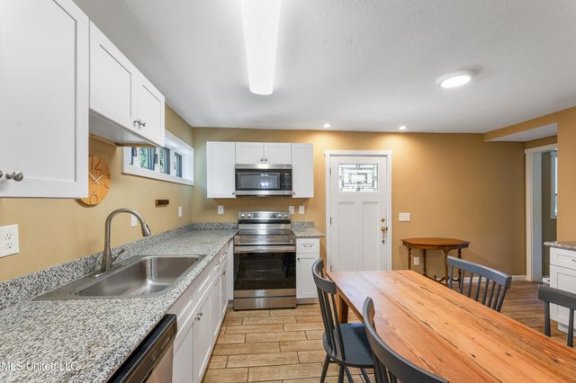 1673 Sunset Boulevard, Biloxi, MS 39531
