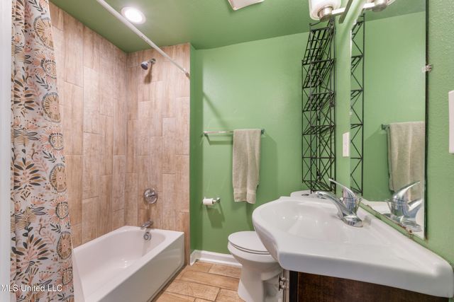 1673 Sunset Boulevard, Biloxi, MS 39531